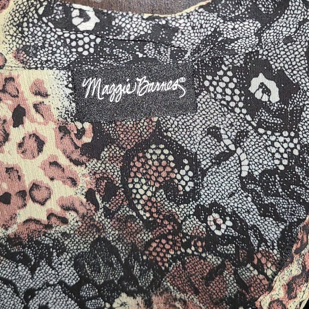 Unique blouse - Picture 2 of 3